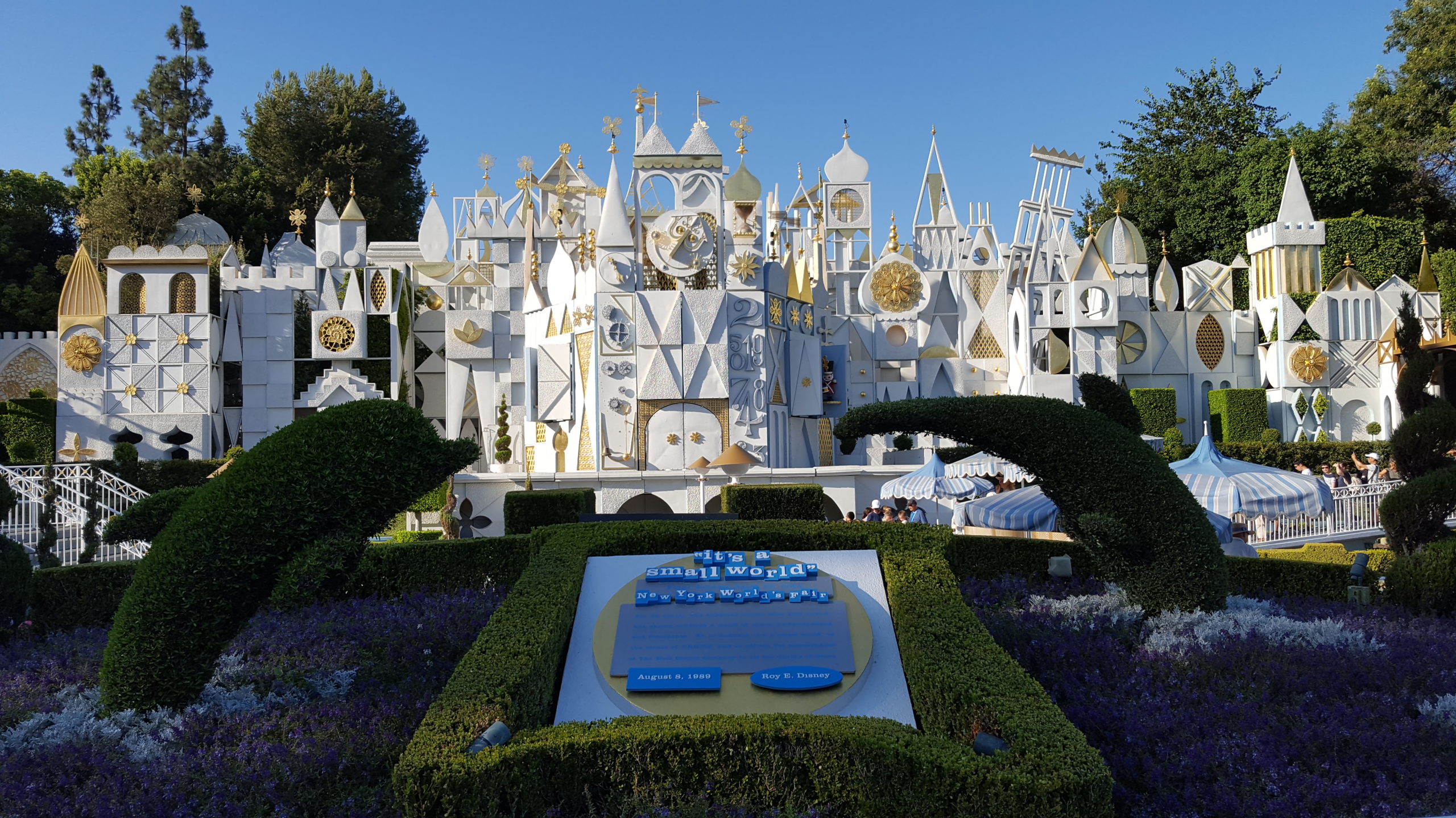 it's a small world Disneyland park (Photo: Mary Yohannan)